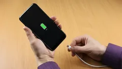 Tar det lång tid att ladda din telefon? Så laddar du den dubbelt så snabbt – effektiva tips