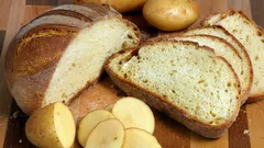 Varför potatis och bröd inte hör hemma på samma tallrik: Dietister förklarar konsekvenserna