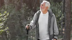 Känn dig energisk igen: Så förbättrar du enkelt rörlighet och styrka efter 60